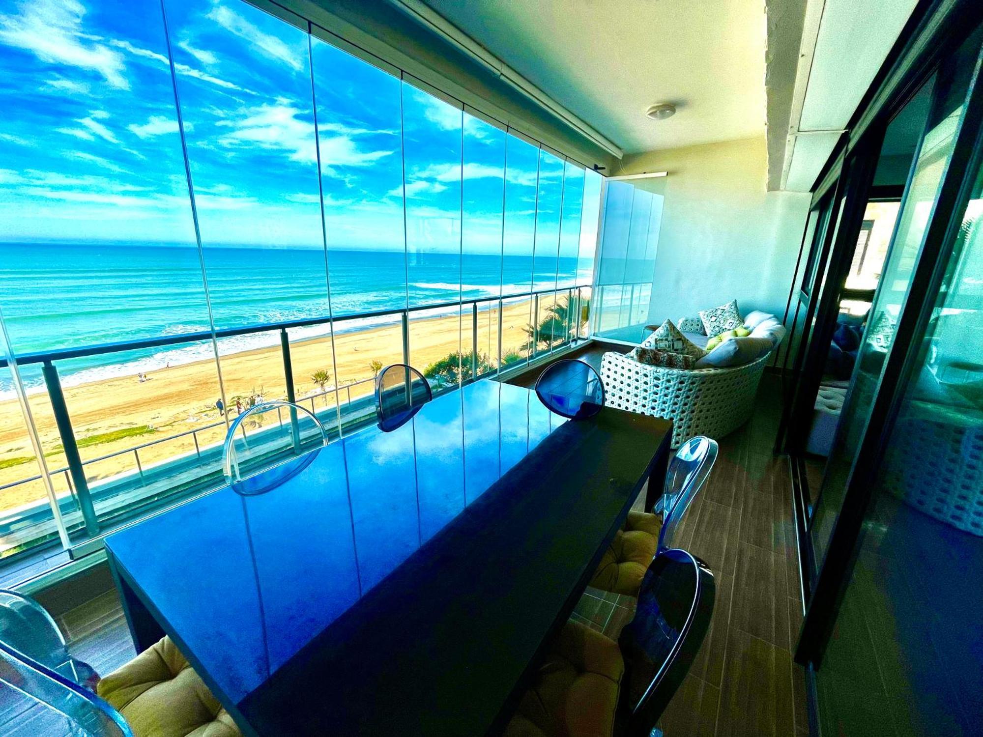 Appart De Luxe Front De Mer Prestigia Plage Des Nations Sale Exterior photo